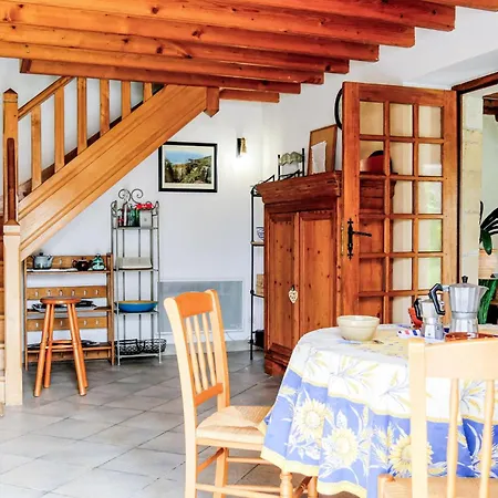 Дом отдыха 3 Bedroom Awesome In Bricquebec-en-cotentin *