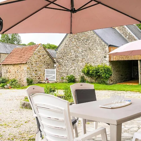 3 Bedroom Awesome In Bricquebec-en-cotentin Saint-Martin-le-Hebert