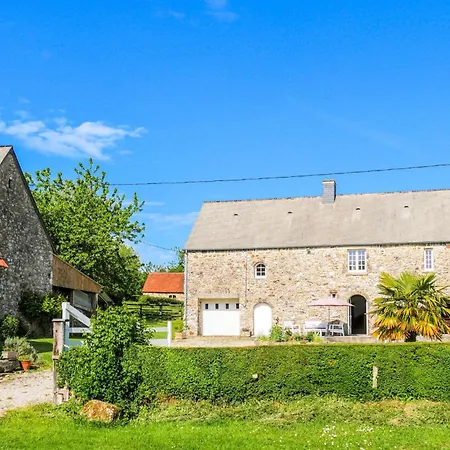 Дом отдыха 3 Bedroom Awesome In Bricquebec-en-cotentin