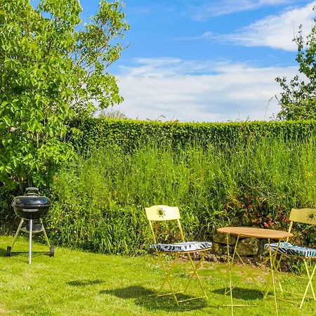 Дом отдыха 3 Bedroom Awesome In Bricquebec-en-cotentin