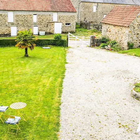 Дом отдыха 3 Bedroom Awesome In Bricquebec-en-cotentin